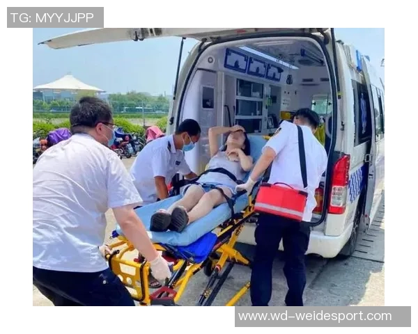 克劳奇不慎遗失妻子生日礼物地铁乘客拾获后及时归还车站